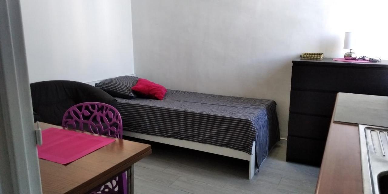 Chambre 1 Personne Et Studio 1 Personne Avec Entree Libre Et Salle De Bain Privee 꼴로미에 외부 사진